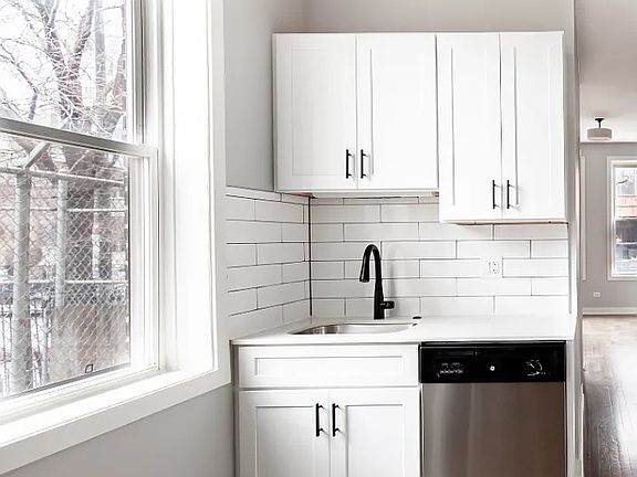 2nd image of 1944 N Halsted St #2E