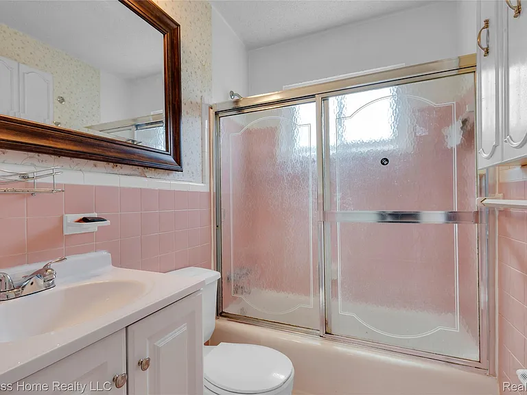 25217 Roan Ave — Photo 13
