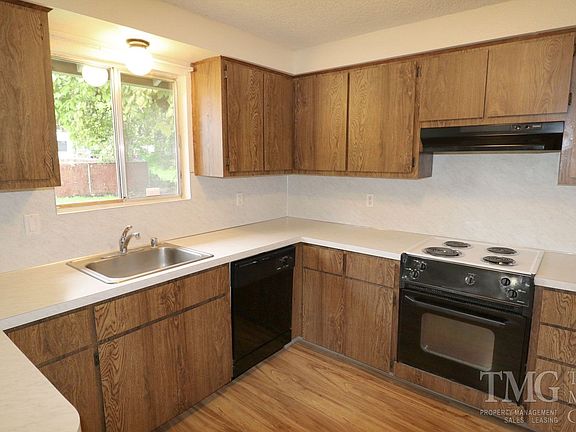 5th image of 3283 Addy St