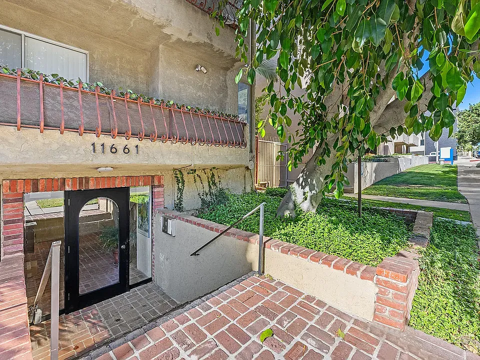 Goshen Apartments