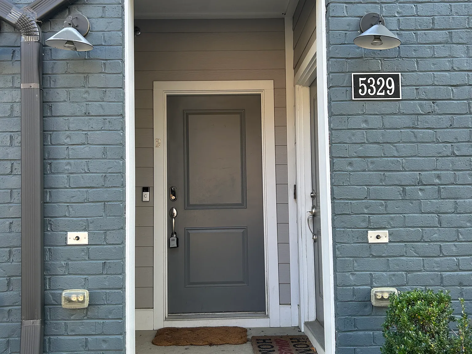 3 bed, 2.5 bath, 2509 sqft, $2,900 — Photo 2
