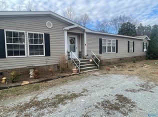 54 Guyer Brown Pvt Dr, Danville, AL 35619