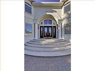 2nd image of 800 Vista Hill Ter