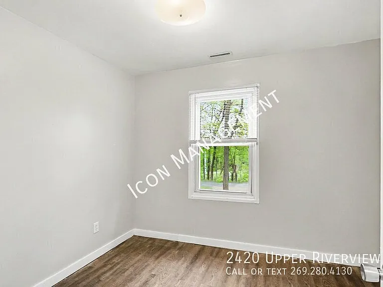 2420 Upper Riverview Dr — Photo 15