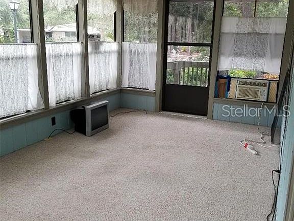 3rd image of 523 W Plantation Blvd