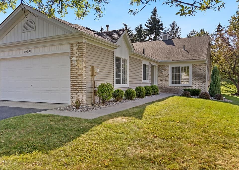 1st image of 10939 Lexington Dr