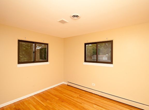 5th image of 25 Wellington Ave APT 2