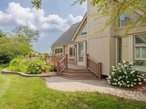 3rd image of 14876 Stoney Brook Dr W
