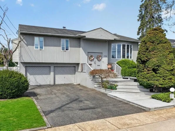 2794 Covered Bridge Road, Merrick, NY 11566