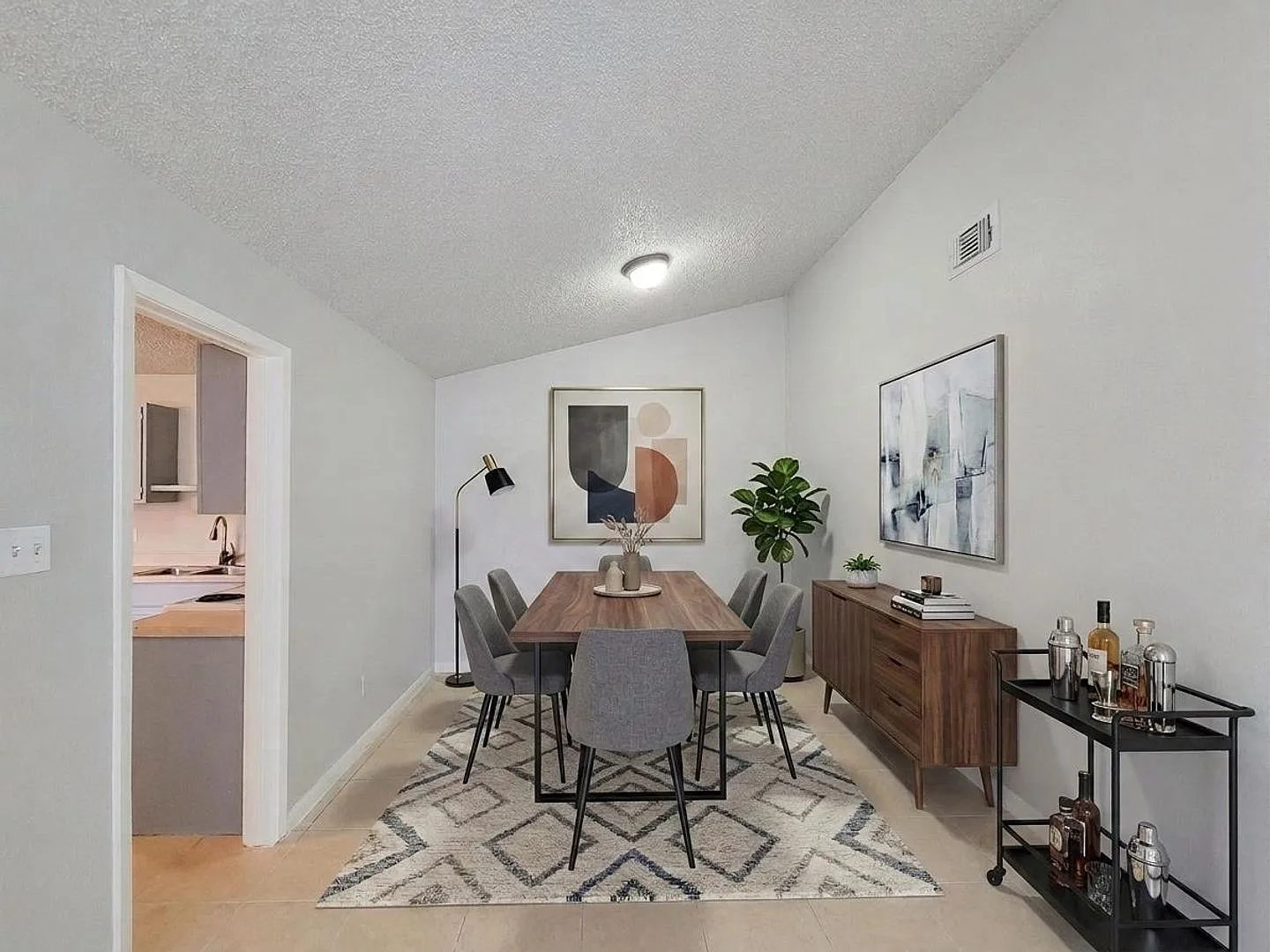 Welcome to this charming 3-bedroom, 2-bathroom home located in the heart of West Houston. This we... — Photo 3