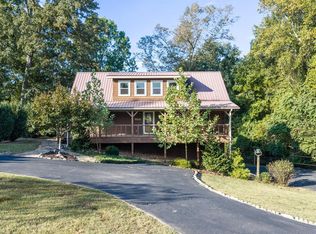 142 Rayahs Way, Quebeck, TN 38579