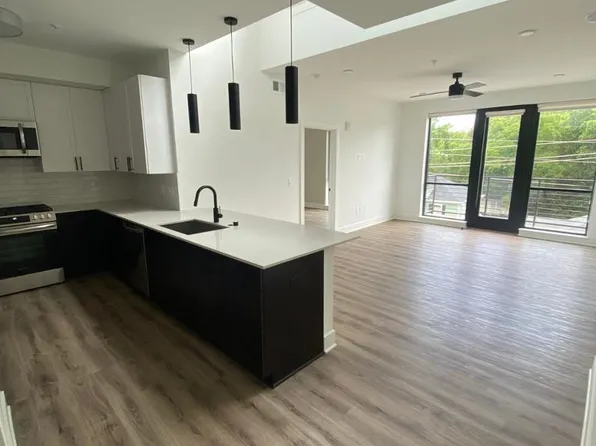 615 Peace St #403, Raleigh, NC 27605