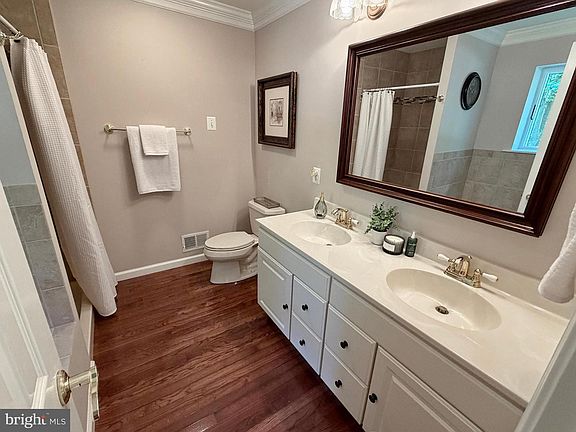 5th image of 14890 Ivanhoe Ct