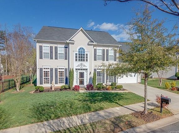 2nd image of 8421 Shady Vale Ln
