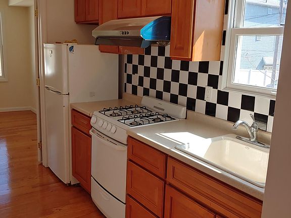 3rd image of 49 Arthur Ave