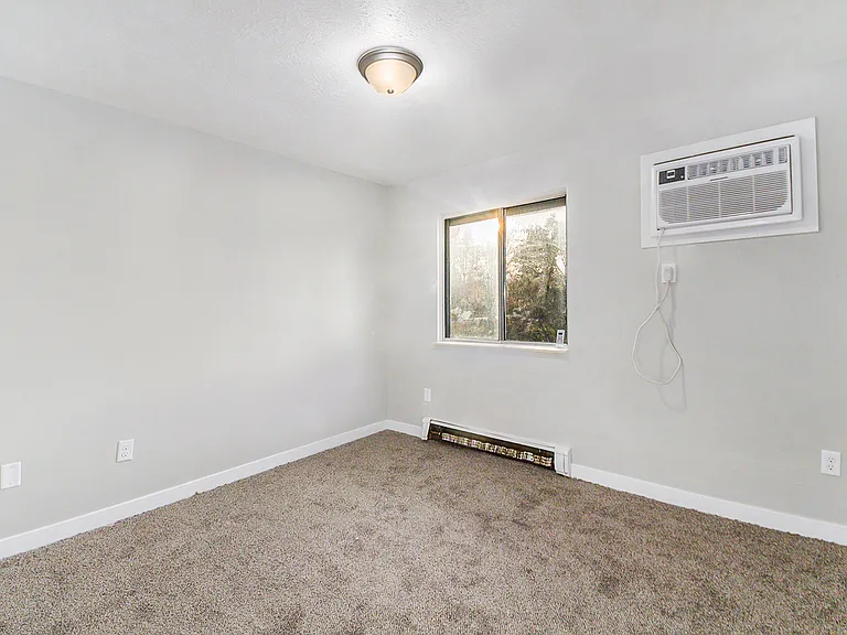 315 Smith St #5 — Photo 10