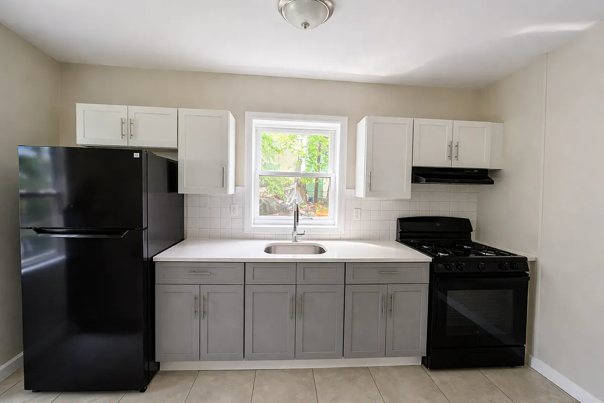 Building Photo - 258 S 11th St #1