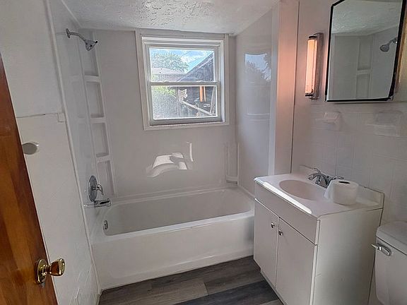 4th image of 623 Clifton Dr #A