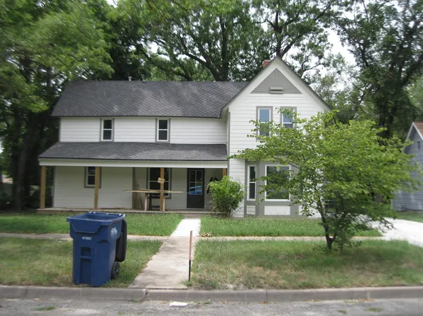 209 N Oak St, Whitewater, KS 67154