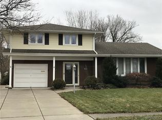 22 Tomcyn Dr, Williamsville, NY 14221