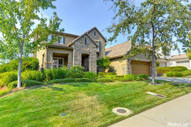 7008 Hearst Dr photo 1