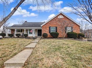33 Carriage Way W, Saint Peters, MO 63376