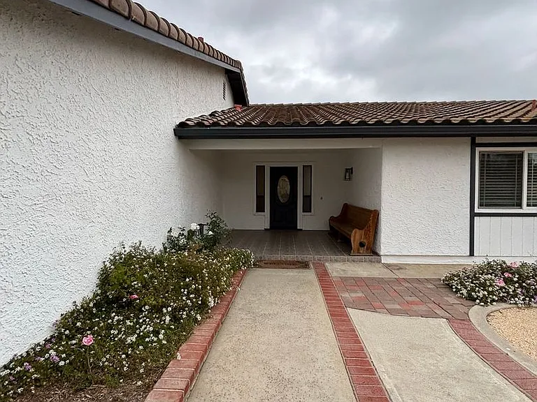 3276 Valarie Ave — Photo 2