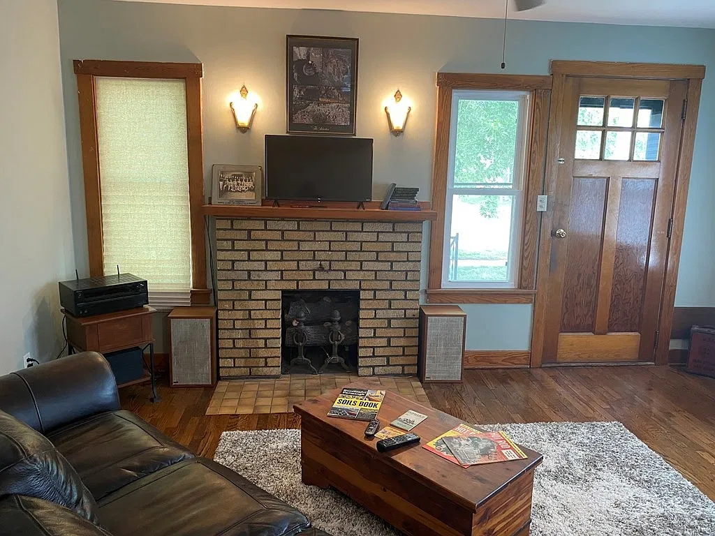 2 bed, 884 sqft, $1,100 — Photo 3