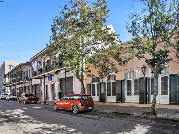 2nd image of 922-924 Chartres St