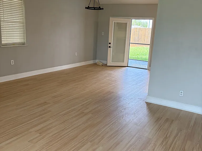 7535 Rogers Rd — Photo 9