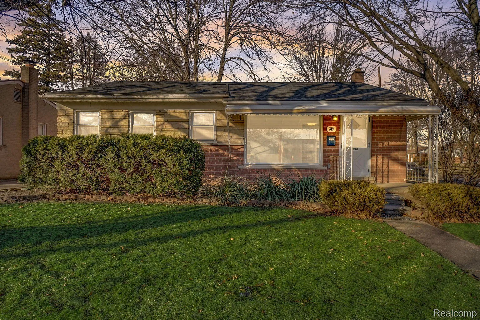 349 E Parker Ave photo 1