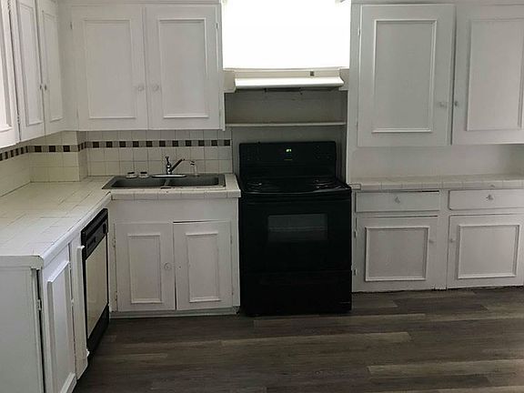 3rd image of 65 East Ave