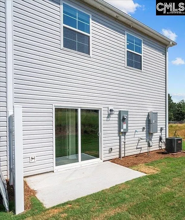 3 bed, 2.5 bath, 1305 sqft, $1,695 — Photo 2
