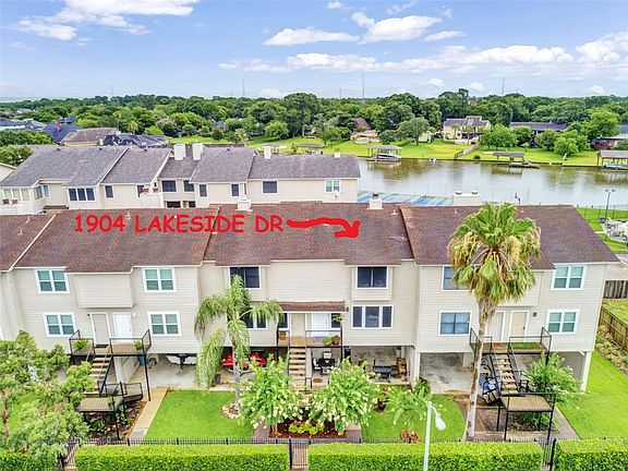 2nd image of 1904 Lakeside Dr