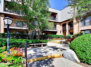 3 The Court Of Harborside APT 208, Northbrook, IL 60062