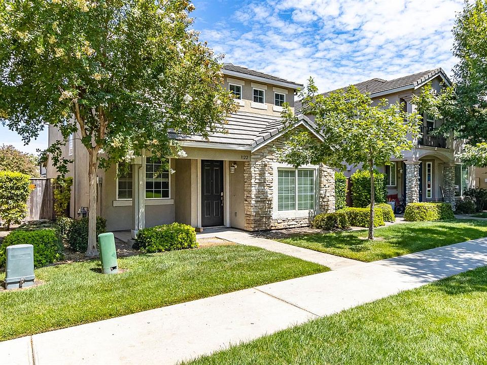 1st image of 3122 English Oak Cir