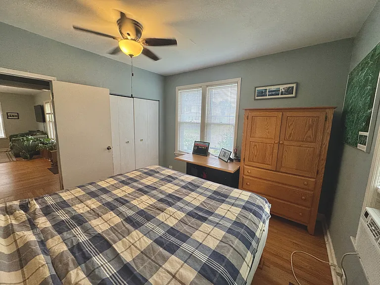 1407 E Madison St — Photo 11