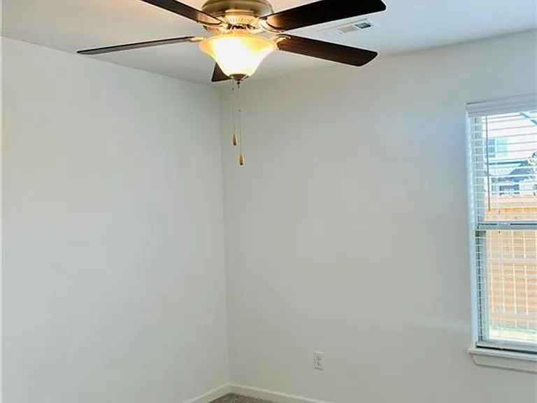 4304 W Newton Ave — Photo 14