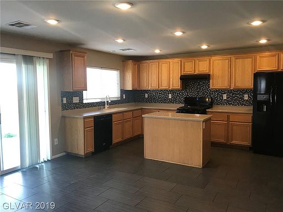 3rd image of 8212 Cline Mountain St