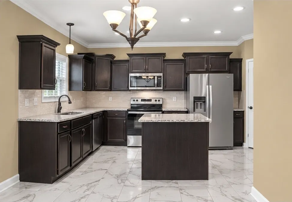 4 bed, 2.5 bath, 2072 sqft, $2,025 — Photo 3