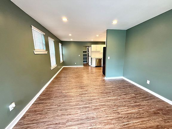 3rd image of 709 NW 30th St APT 1