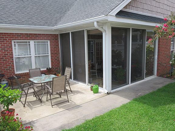 2nd image of 200 Hatteras Dr