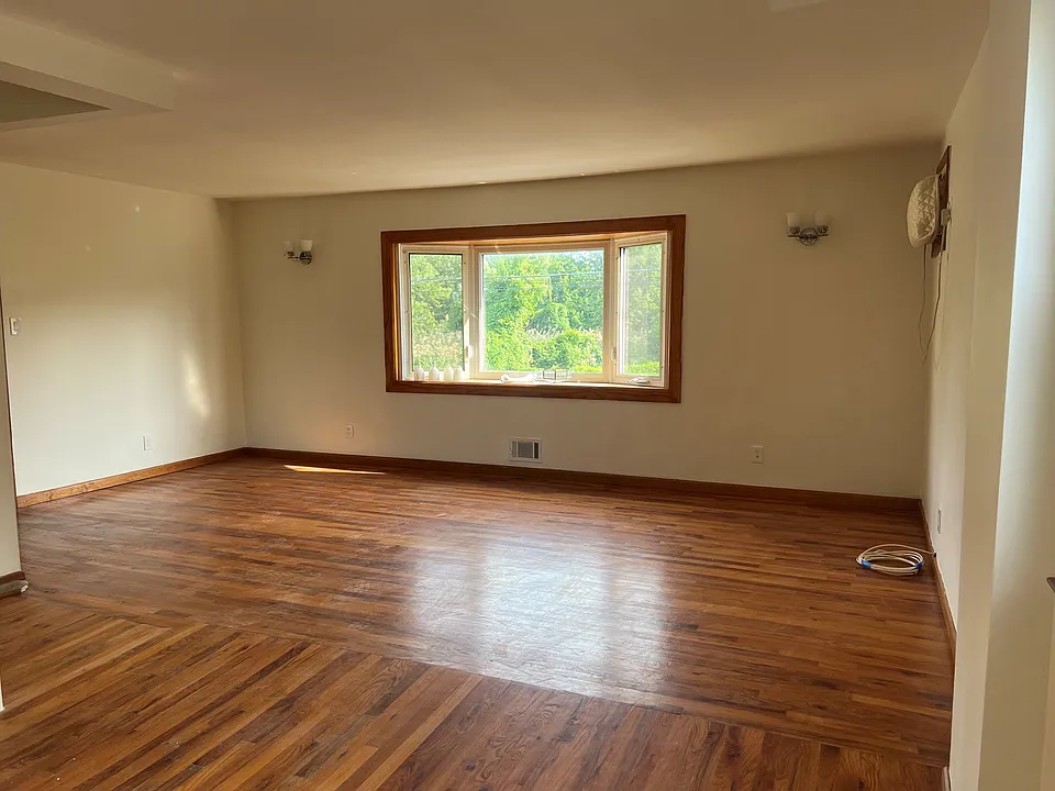 384 Hamden Ave #1