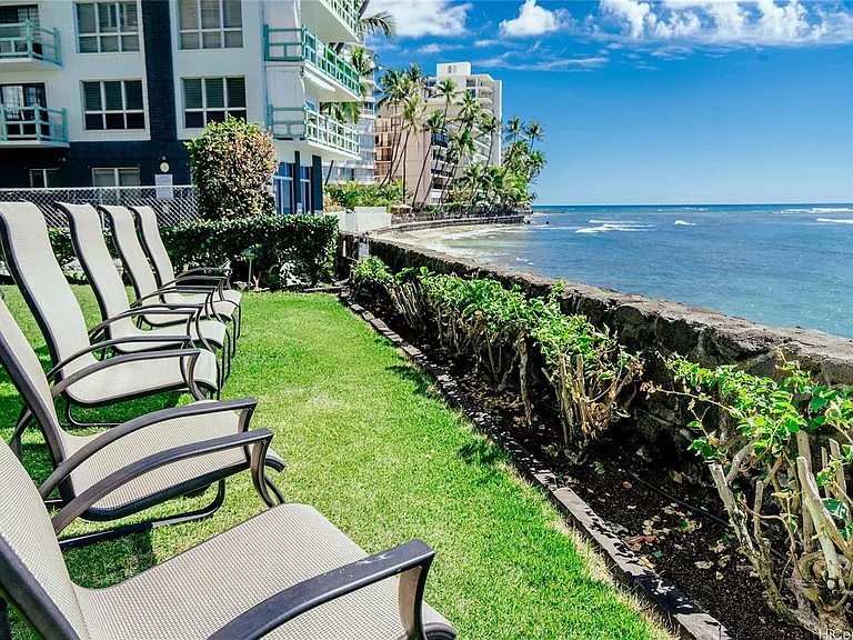 2957 Kalakaua Ave — Photo 18