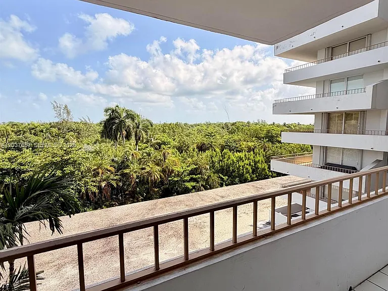 155 Ocean Lane Dr #504 — Photo 1