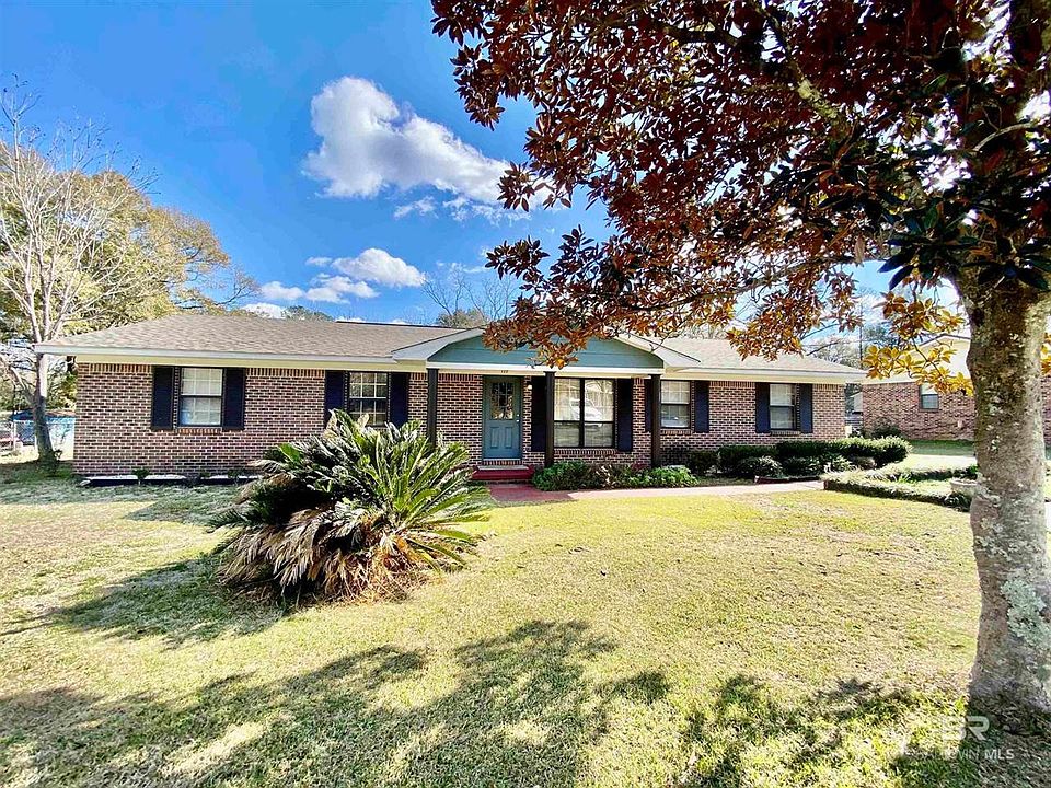 1st image of 122 E Kennedy Cir