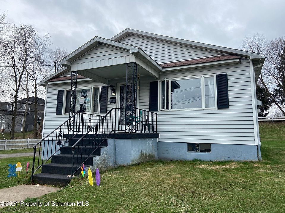1st image of 815 Meehan St