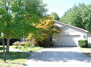 2215 O'Donnell Dr, Champaign, IL 61821