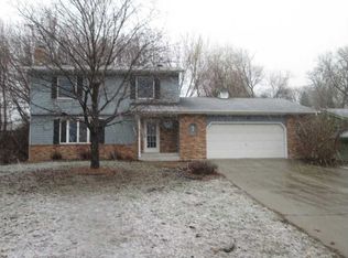 2289 Phylis Ct E, Maplewood, MN 55119