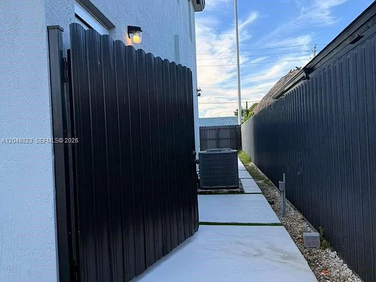 13623 SW 184th Ter — Photo 15